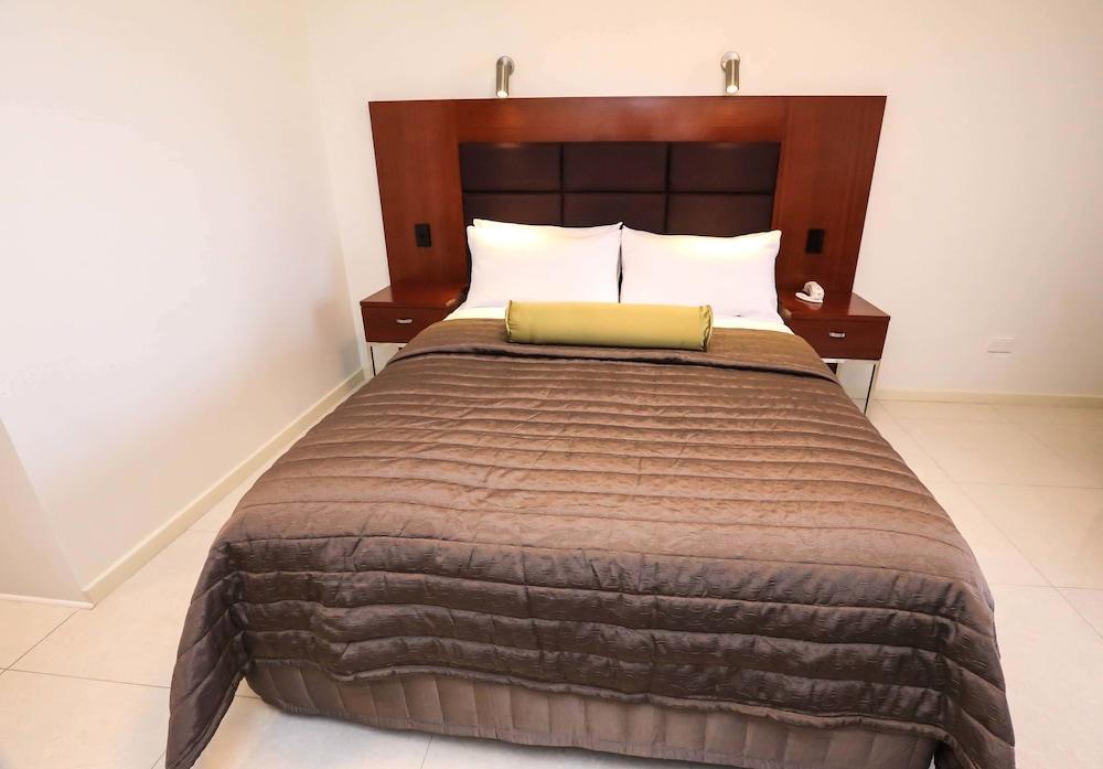 Best Western Casula Motor Inn Bagian luar foto