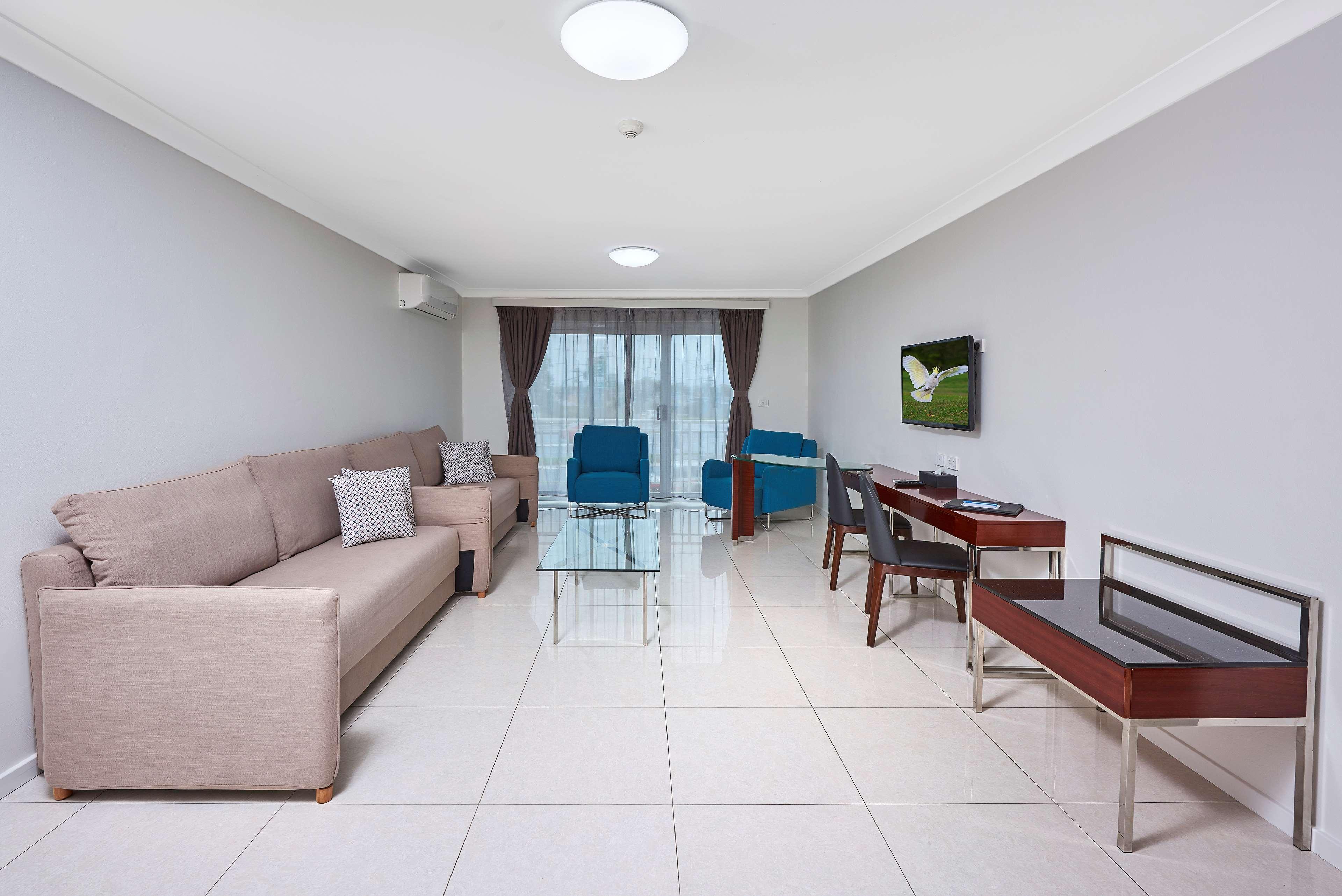 Best Western Casula Motor Inn Bagian luar foto