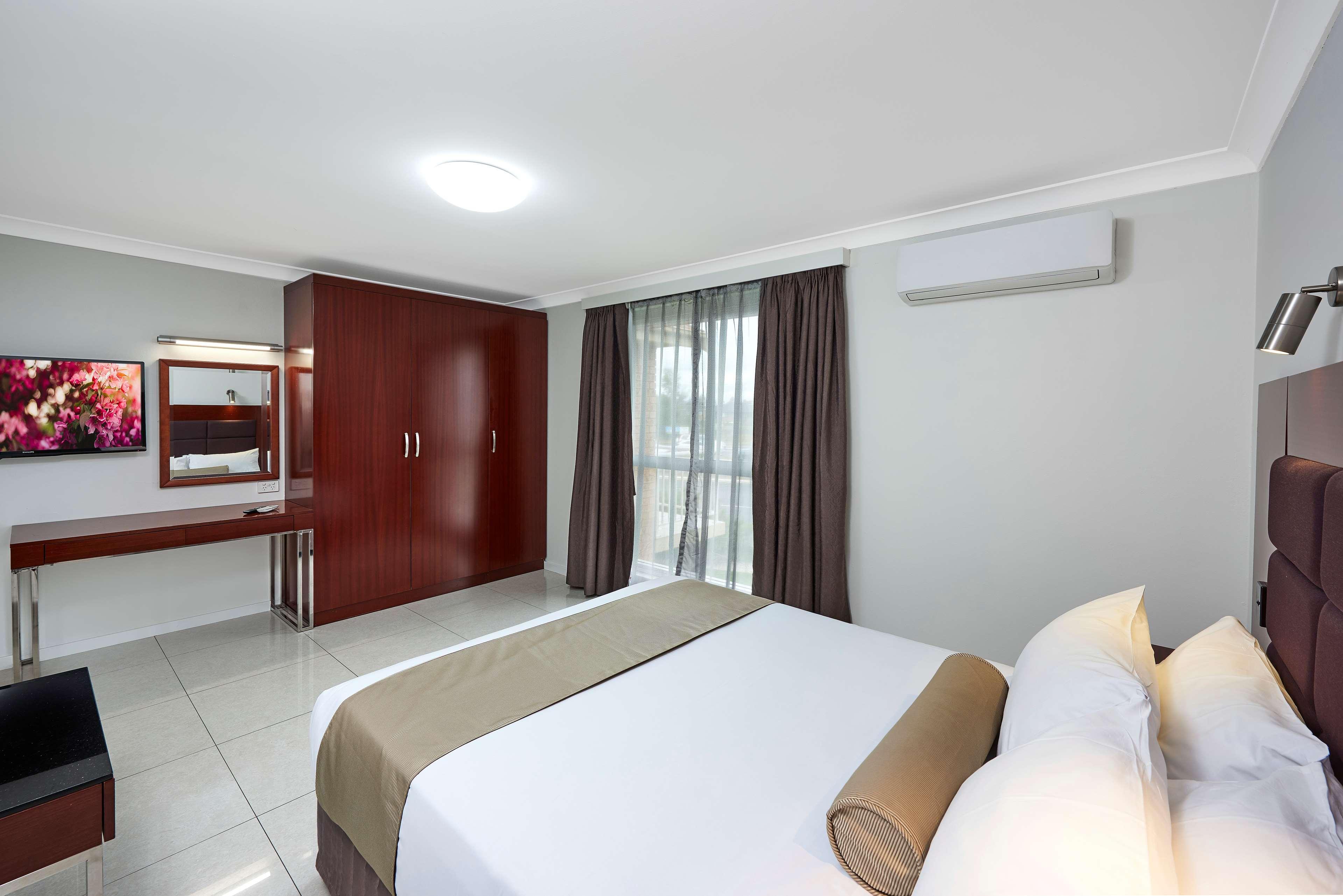 Best Western Casula Motor Inn Bagian luar foto