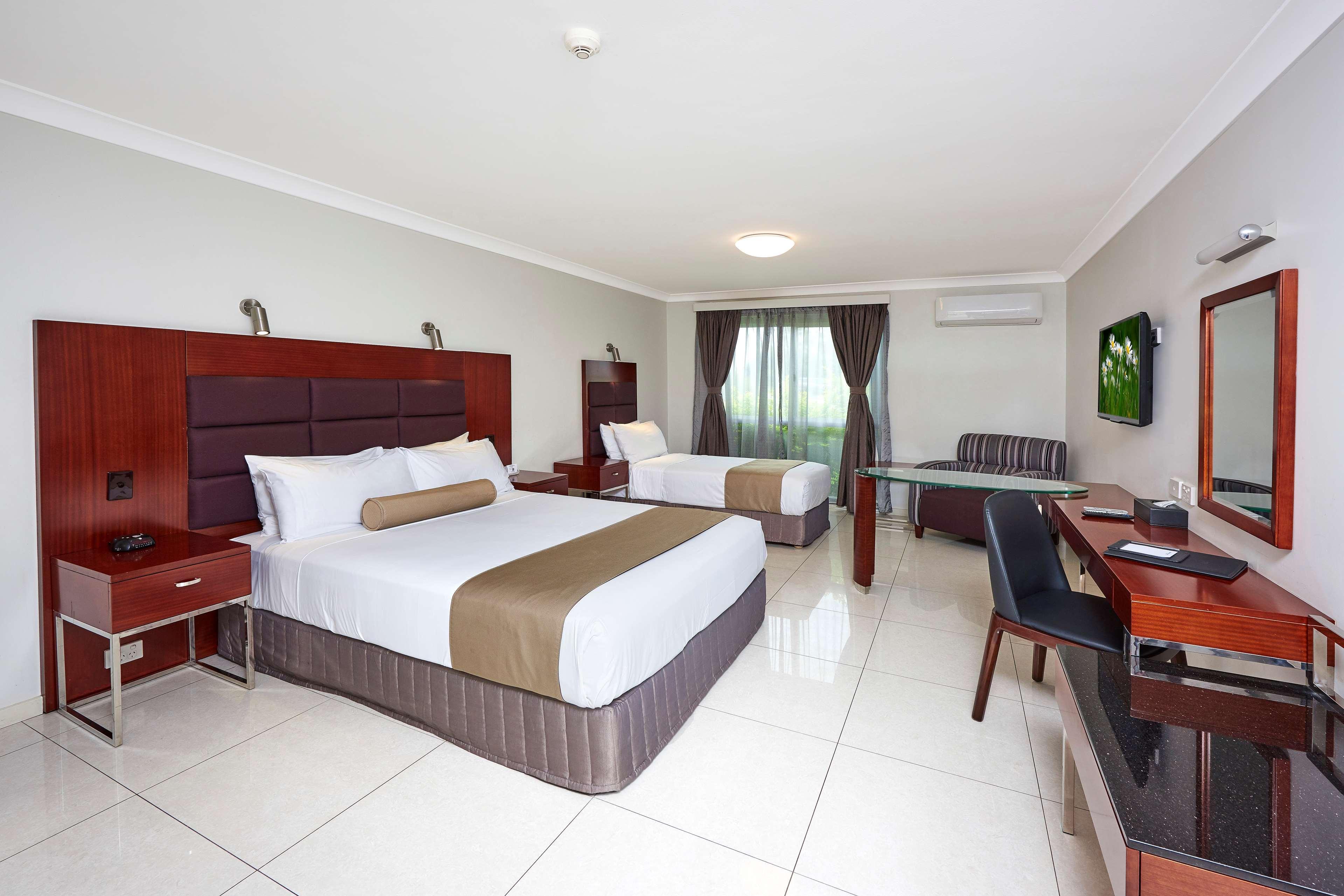 Best Western Casula Motor Inn Bagian luar foto