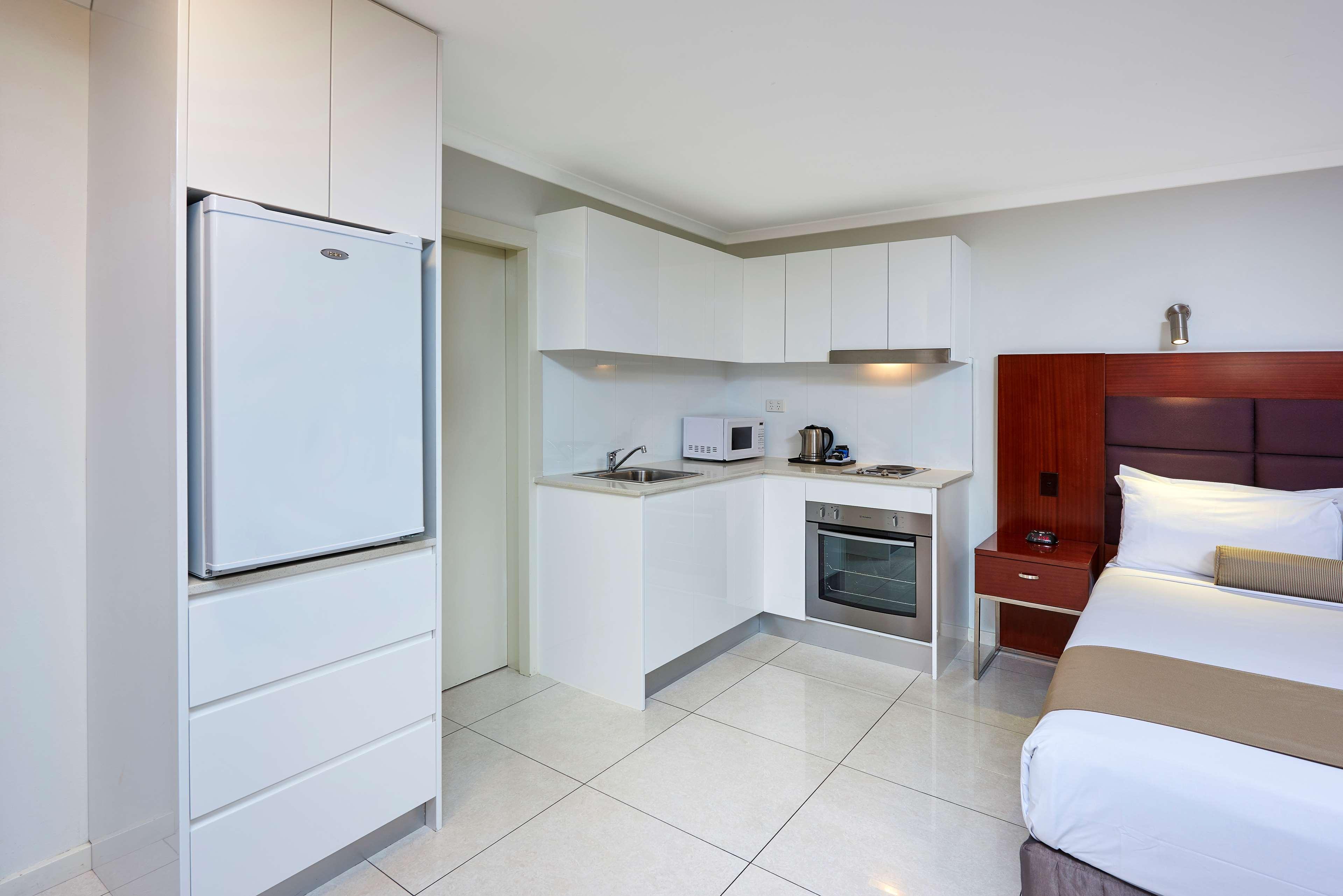 Best Western Casula Motor Inn Bagian luar foto