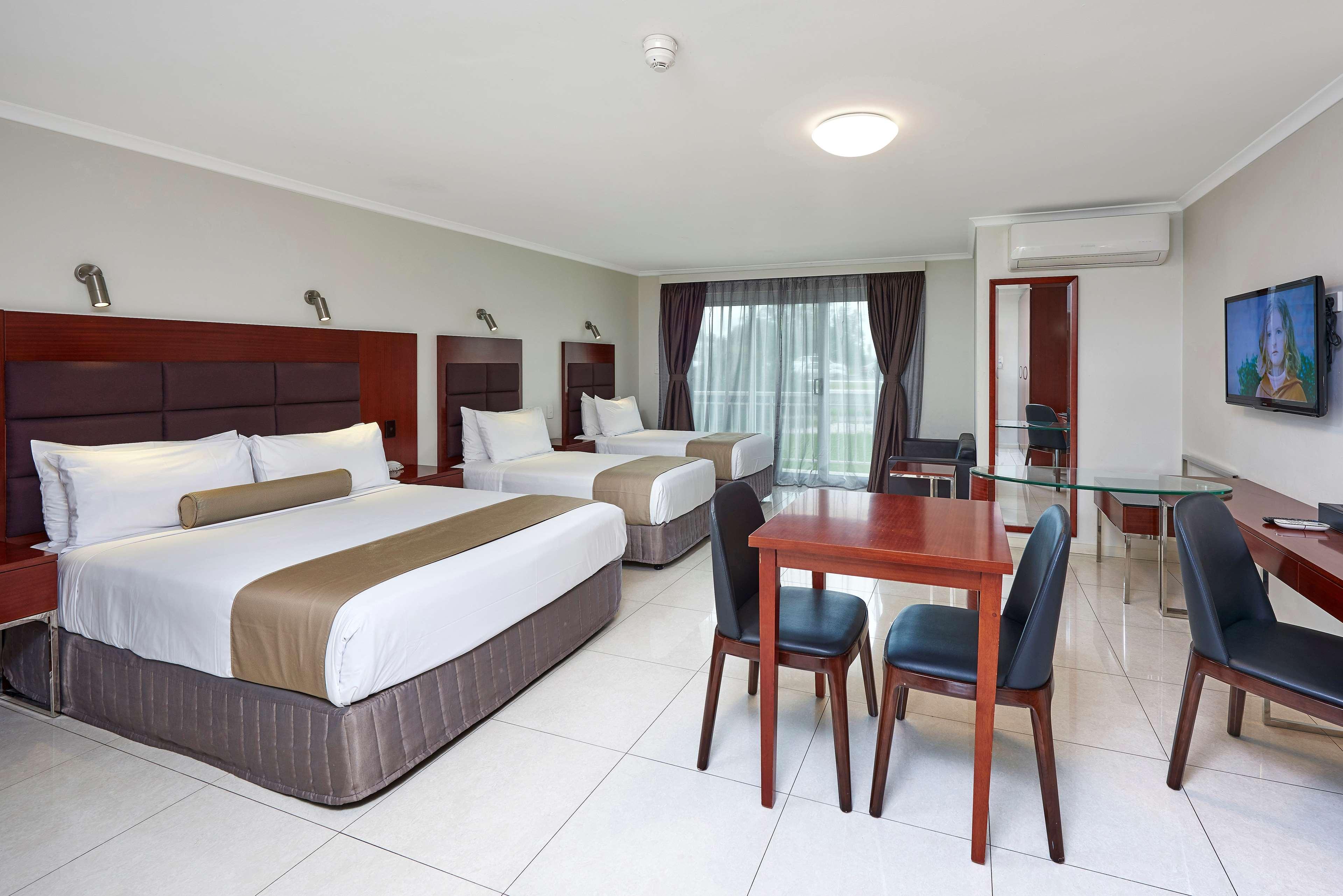 Best Western Casula Motor Inn Bagian luar foto