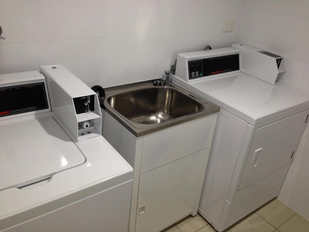Best Western Casula Motor Inn Bagian luar foto