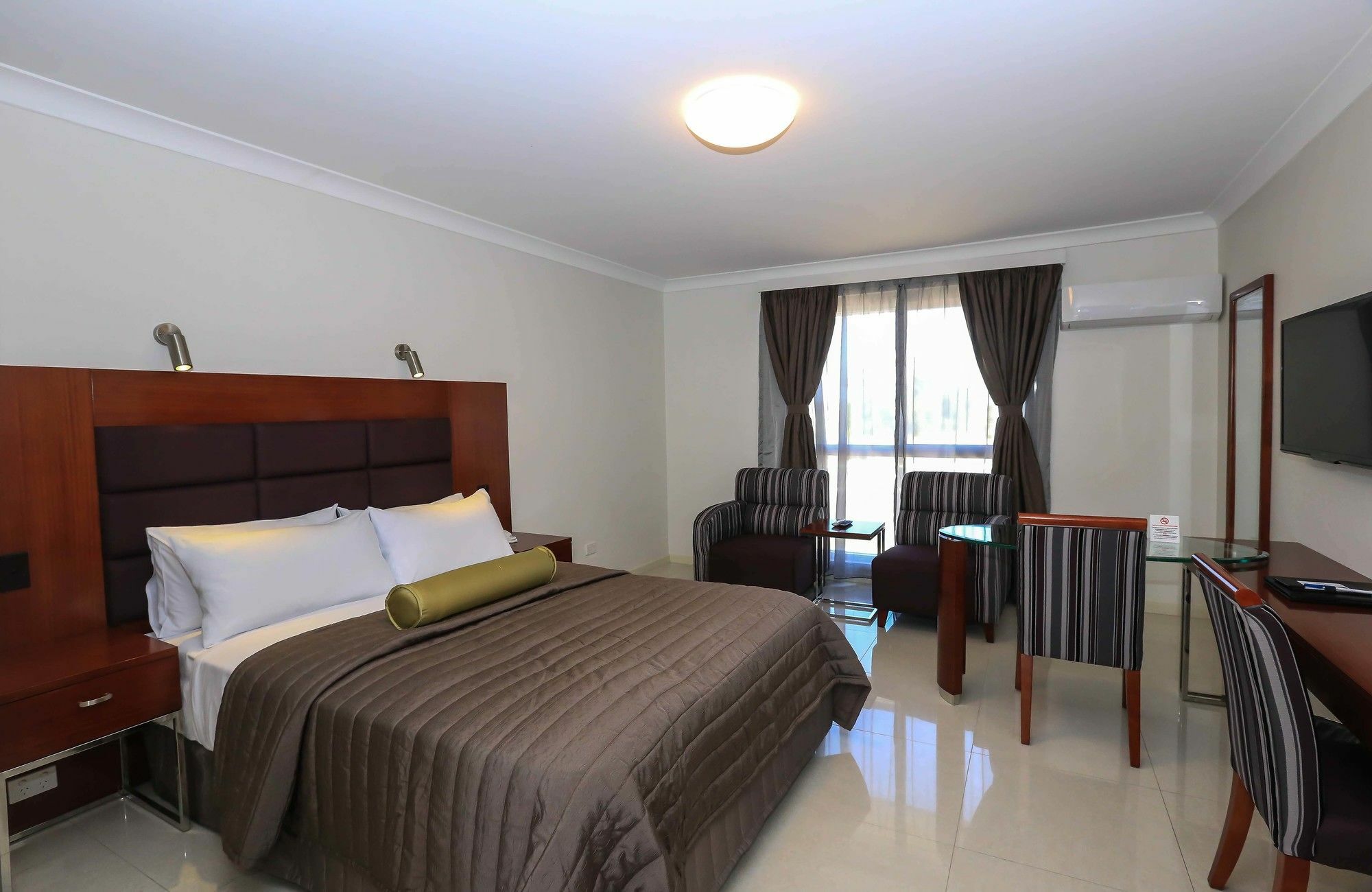 Best Western Casula Motor Inn Bagian luar foto