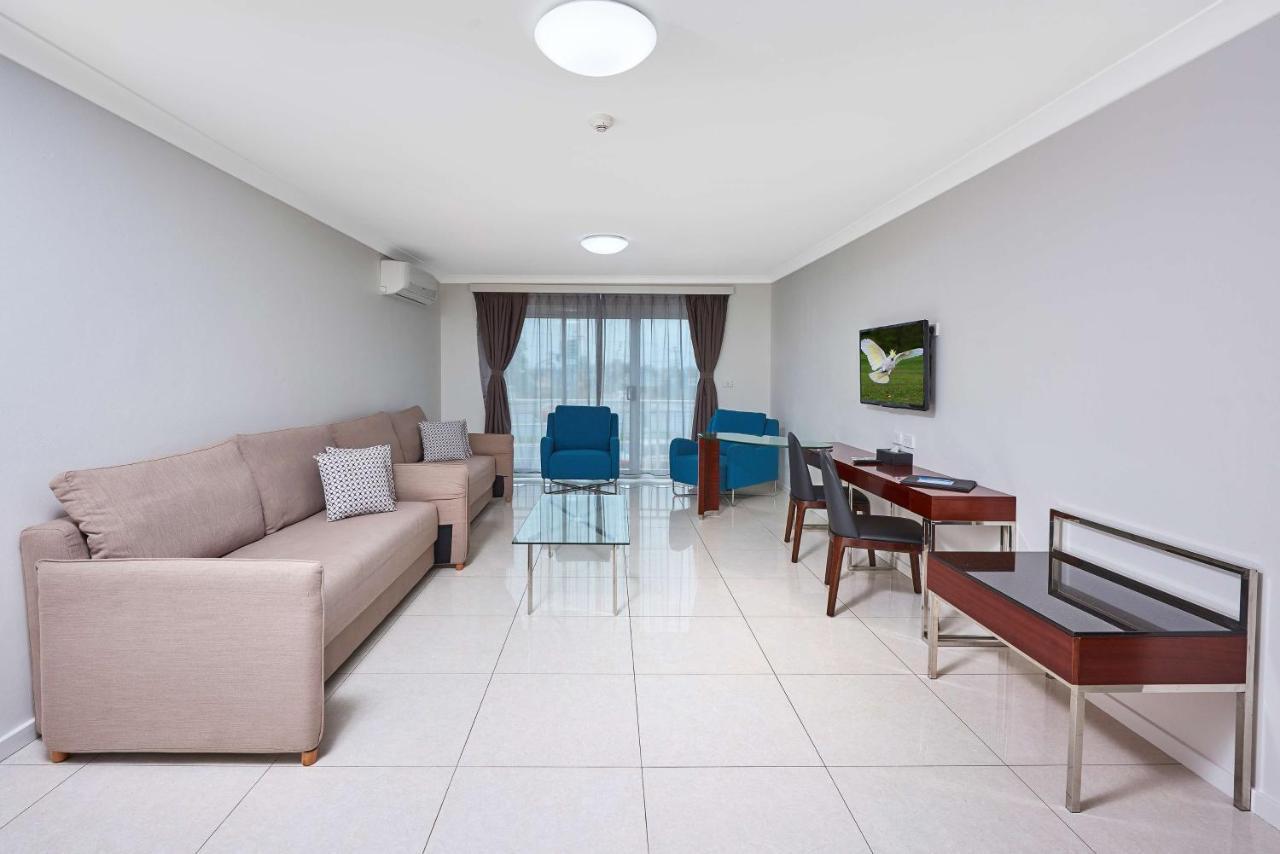 Best Western Casula Motor Inn Bagian luar foto